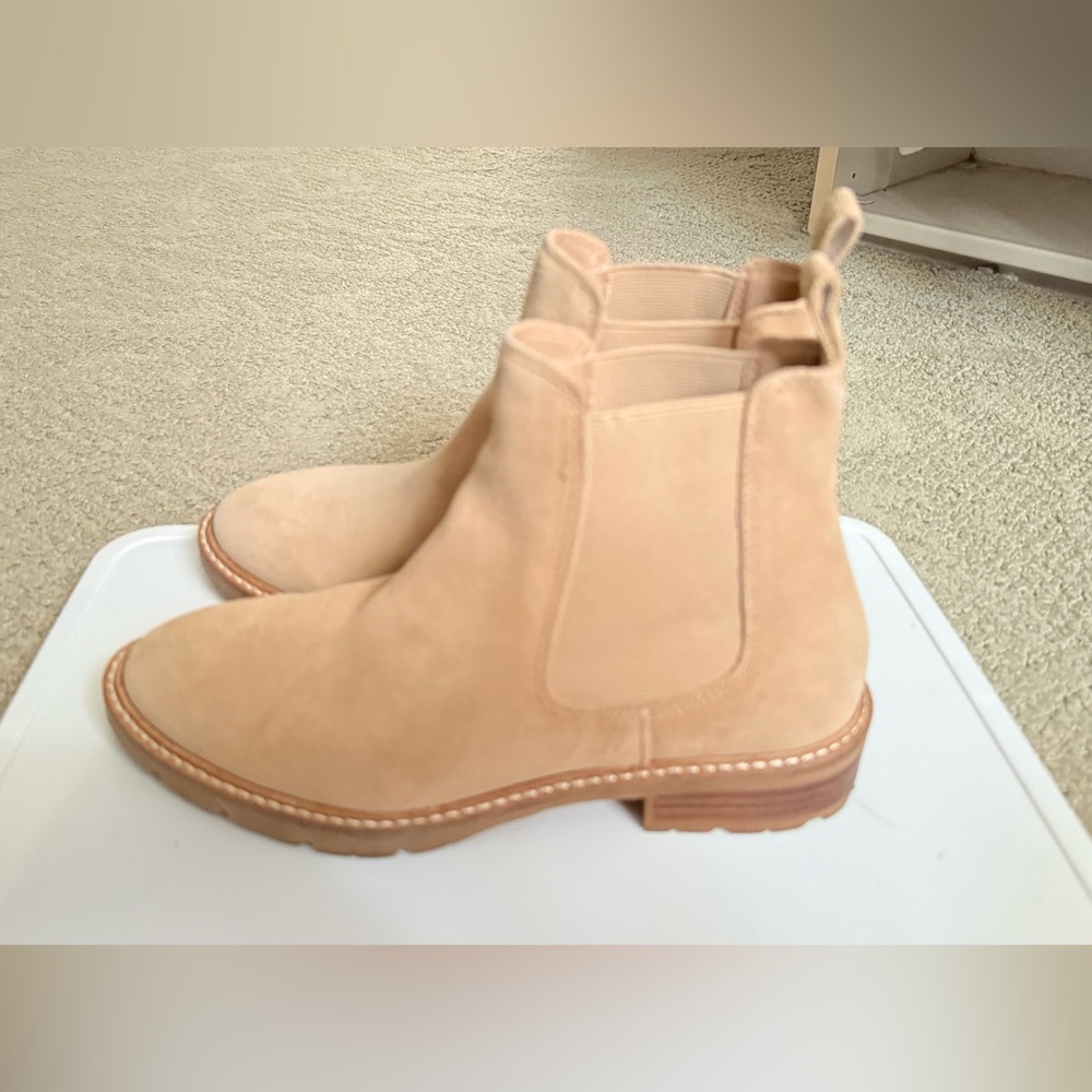 Steve Madden Tan Suede Chelsea Boots 7
